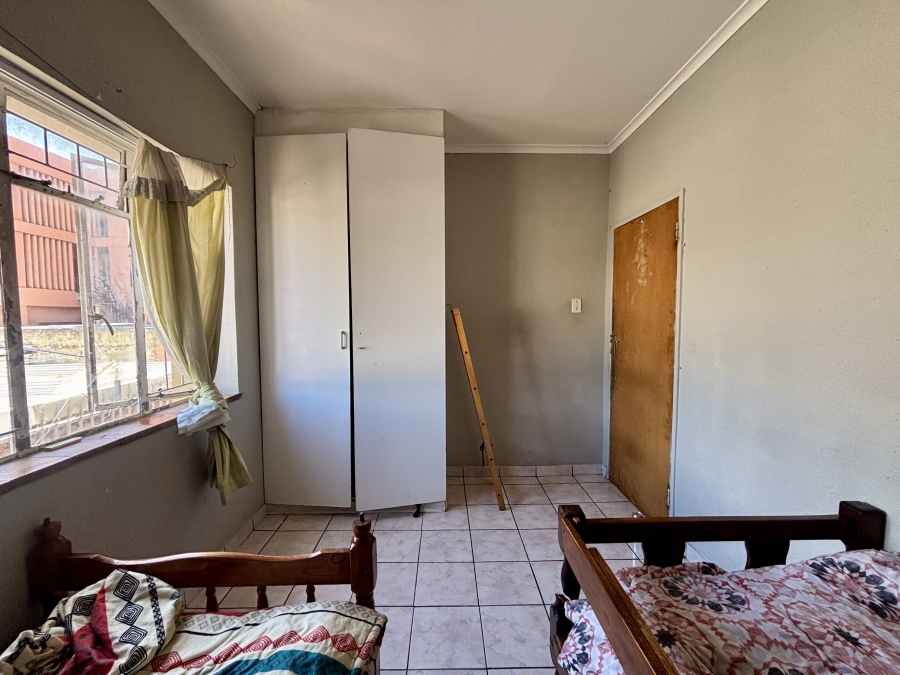 2 Bedroom Property for Sale in Goodwood Park Western Cape